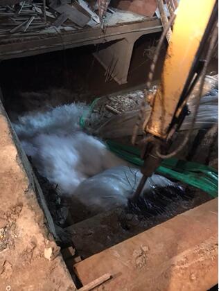 管道工程公司组织开展雅安街南湖路抢修任务