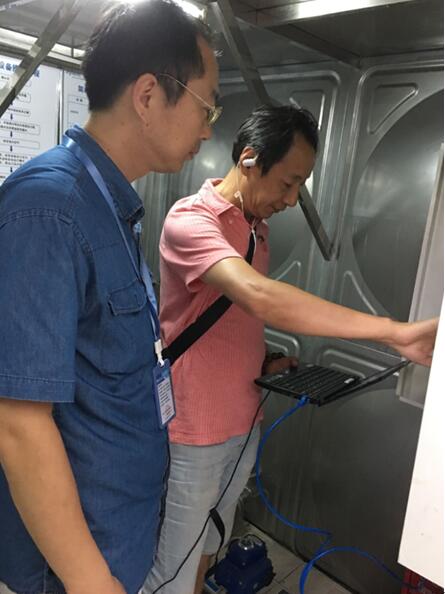 不惧闷热潮湿 自动化工程公司赵均坚守职责维护设备