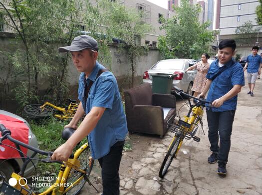 慰问孤寡老人 共建美好家园