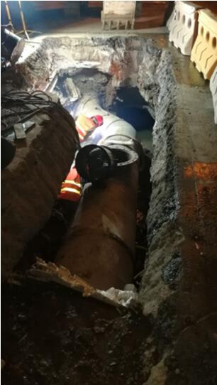 甘洒汗水 换清凉--记《地铁轨道交通8号线二期马房山站DN800管道迁改工程》停水并网施工