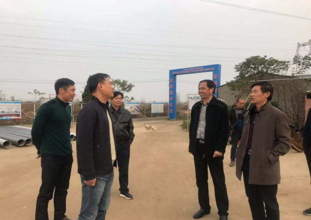 工程公司董事长王江平莅临枣阳市第二污水处理厂 工程项目部视察项目进度