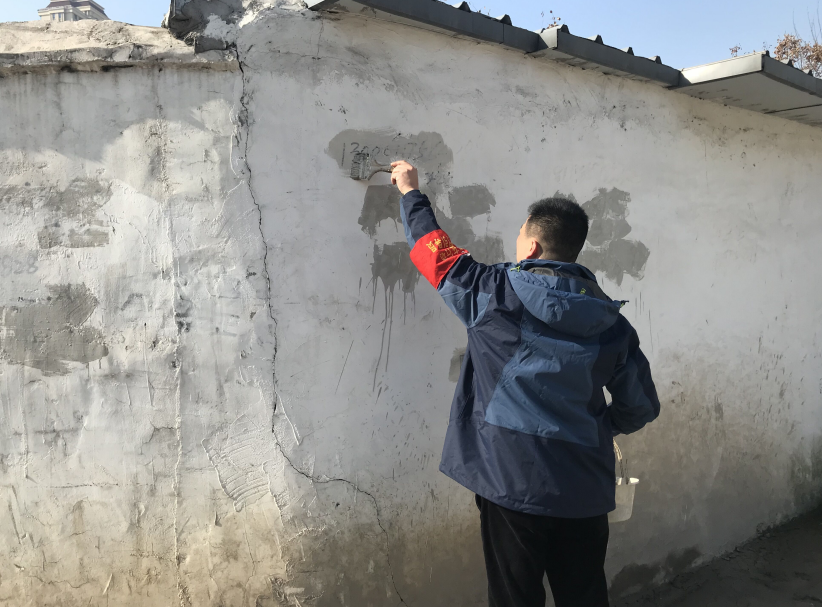 二次供水工程公司组织开展迎军运清洁家园活动