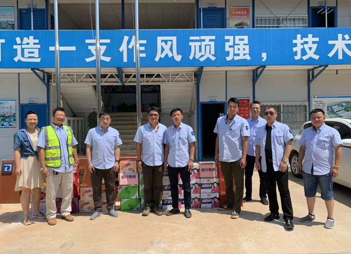 工程公司开展高温慰问 情暖一线员工