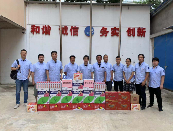 工程公司开展高温慰问 情暖一线员工