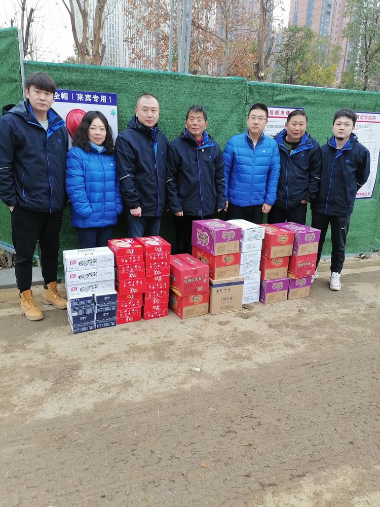 建设事业部领导慰问江城大道跨墨水湖段供水管道工程