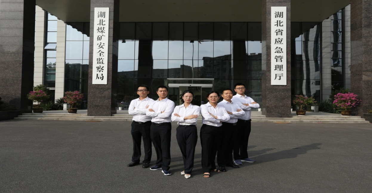 工程公司职工余成凤代表湖北省获全国应急管理普法知识竞赛第一名