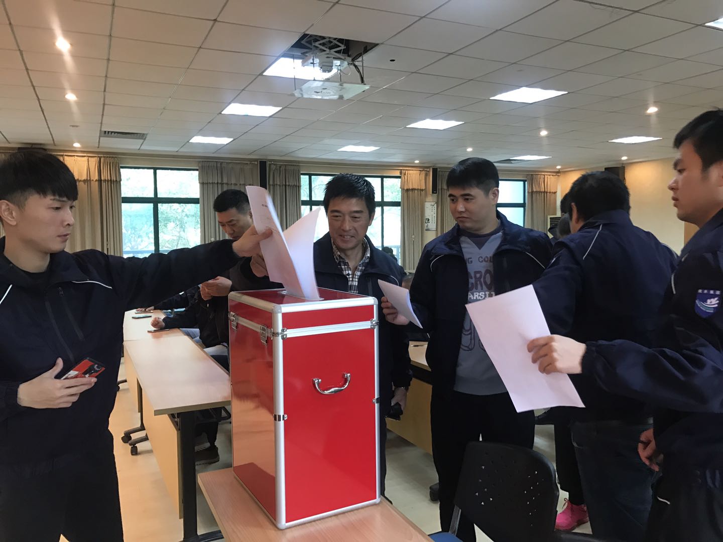 畅通民主管理渠道 推动企业健康和谐发展