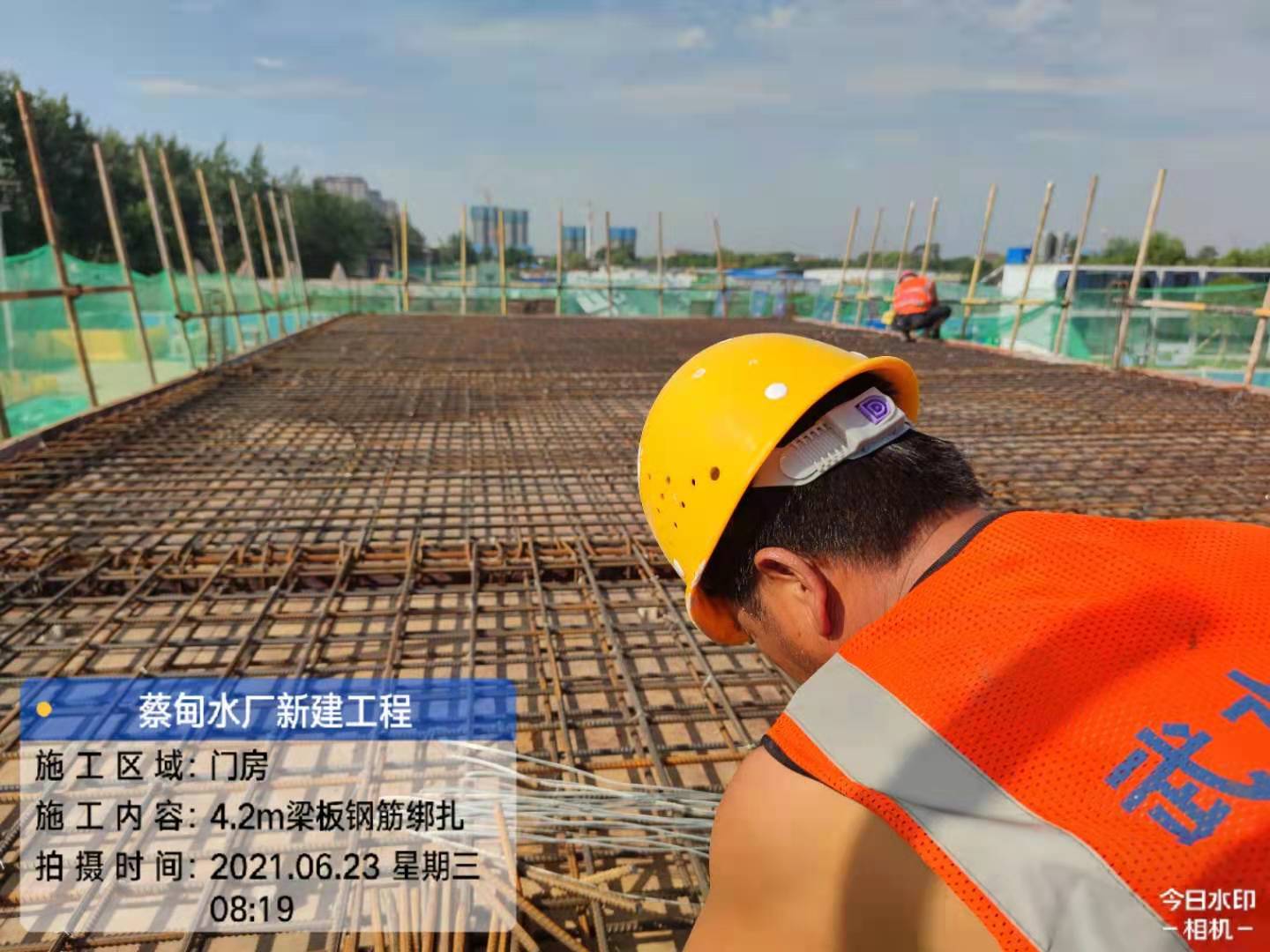 高温“烤”验下有坚守更有关怀